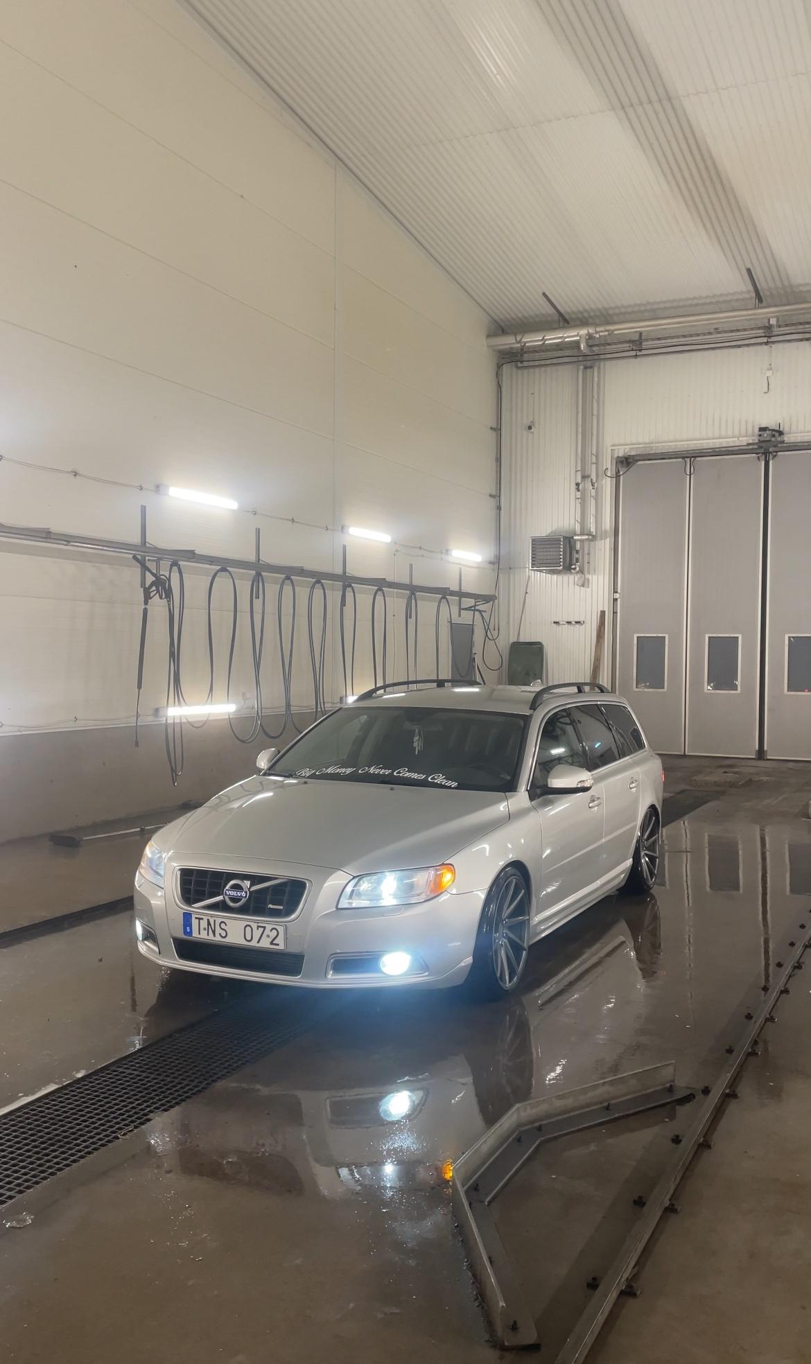 Bild 1 av Volvo V70 D2 2011